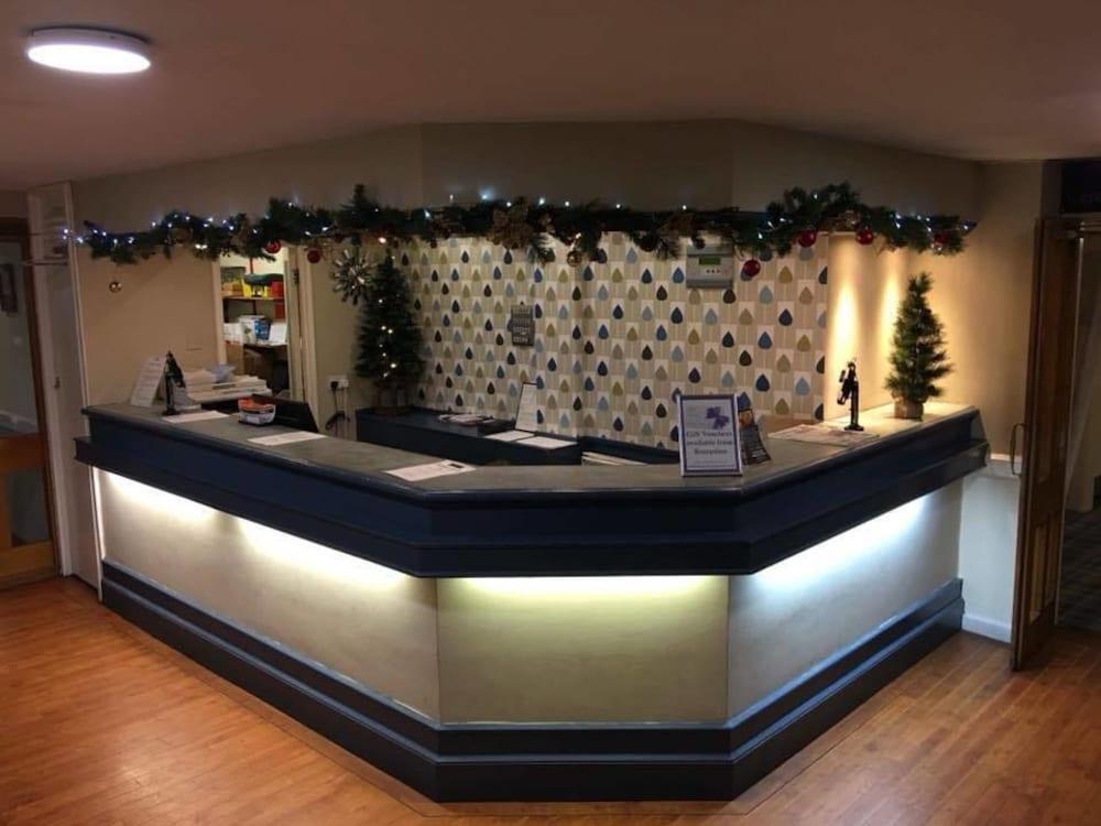 Red Lion Hotel Basingstoke Exterior photo